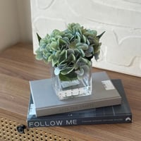 فازه زجاج ورد