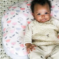 وسادة الرضاعة إنجنويتي بلنتي+ مع غطاء - مايو بيري...