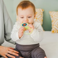 عضاضة وردية للأطفال +4 أشهر من سوافينكس