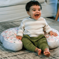 وسادة الرضاعة إنجنويتي بلنتي+ مع غطاء - مايو بيري...