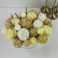 باقة ورد وسط