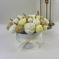 باقة ورد وسط