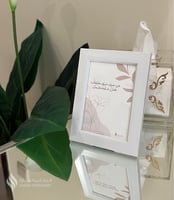 لوحة مكتب صغيرة (من عرف شرف مايطلب)