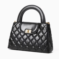 شانيل كيلي | أسود