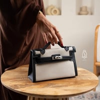 كيلي بوشيت | أسود