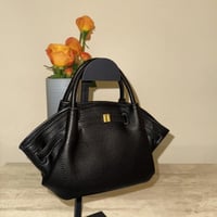 جو بي | أسود