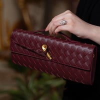 لونق كلاتش انديامو | عنابي