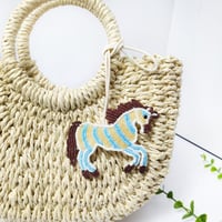 تعليقة حصان خرز