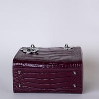 ليدي ديور | بنفسجي