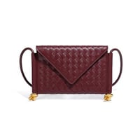 بوتيغا سوليستيس | عنابي