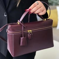 لورو باق | عنابي