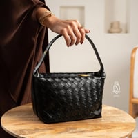 بوتيغا واليس | أسود