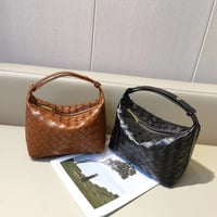 بوتيغا واليس | أسود