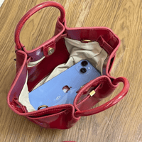 جو بي | أسود