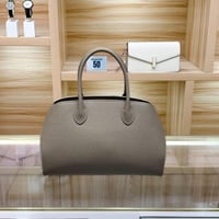 فيراغامو | أسود