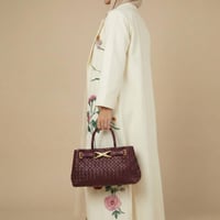 جو بي ايلورا | عنابي