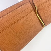 كليب واليت | كاكي