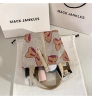 كريستال بيكوتان