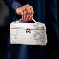 لورو بيانا | أبيض