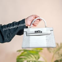 كيلي باق | أبيض