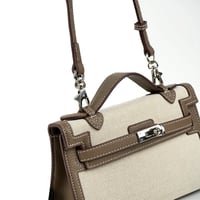 كيلي بوشيت | كاكي