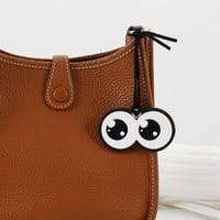 تعليقة عيون