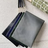 كلاسيك باوتش | أسود و ذهبي