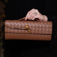 لونق كلاتش انديامو | عسلي