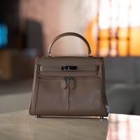 كيلي لاكيس | كاكي