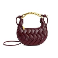 جو بي ارلا | عنابي