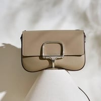 ديلا كافاليرا | كاكي