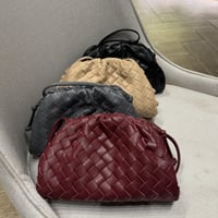 ذا باوتش | أحمر