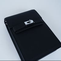 كيلي هولدر | أسود