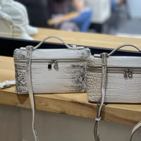 لورو بيانا | أبيض