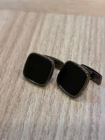 كبك دايموند فضي على اسود غامق شكل مربع