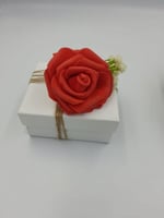 تغليف هدية صغيرة كاساعات وغيرها