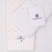 عرض يوم التأسيس : 4 اقمشة جيفنشي ياباني نص واقف لل...