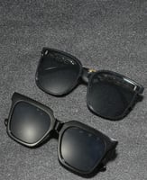 نظاره نسائيه لون ذهبي على اسود