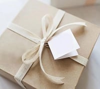 تغليف هدية حسب الطلب