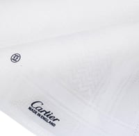 شماغ كارتير ابيض كلاسيك 2025