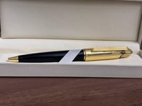 قلم لون ذهبي على اسود جامبو