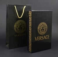 قماش فرزا تشي ابيض او كريمي نص واقف