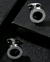 كبك فضي على اسود شكل دائري