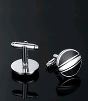 كبك اسود على فضي شكل دائري