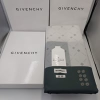 قماش جيفنشي شتوي لون زيتي فاتح