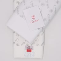 قماش كارتير صيفي ابيض أو كريمي نص واقف