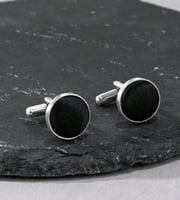 كبك دائري لون اسود على فضي