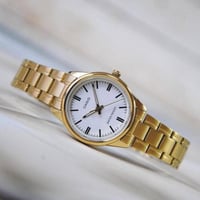 ساعه يد نسائيه من كاسيو الاصلي