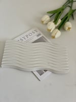 قاعدة مموجة