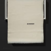 ‎شال جيفنشي كشميري بيج